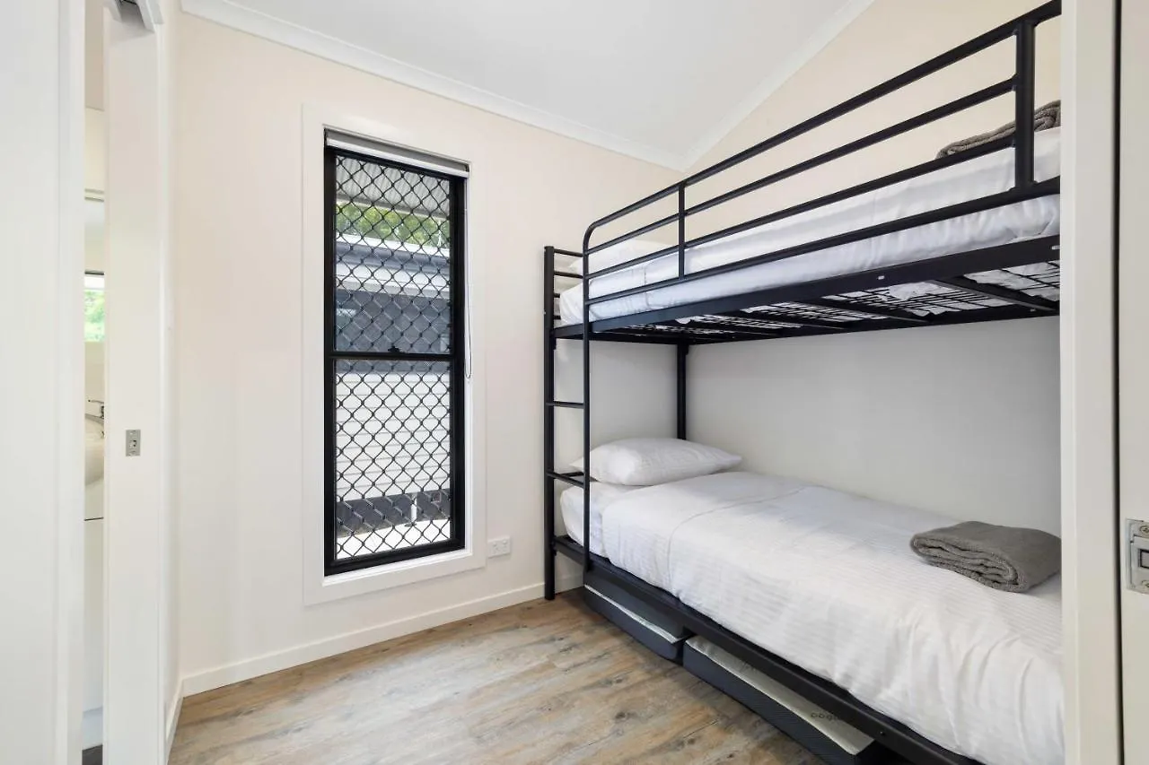 Kenilworth Country Cabins Apartment